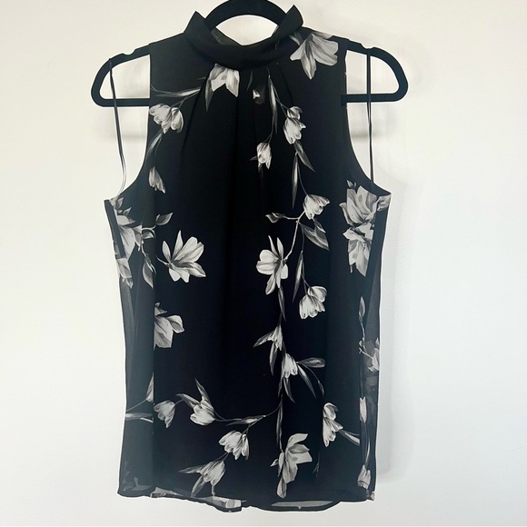 le chateau Tops - Le Chateau Sleeveless Blouse